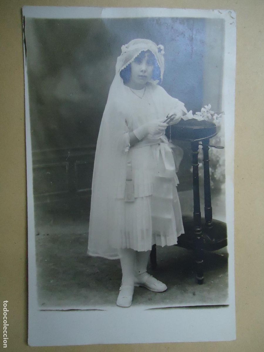 Fotograf&iacute;a antigua: Foto original de NI&Ntilde;A Con sellos del fot&oacute;grafo ANGEL NAVAL&Oacute;N de ALMANSA Mide 14 x 8,5 cm. CON LOS SE