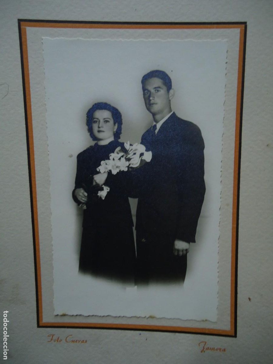 Fotograf&iacute;a antigua: Foto original de FOTO CUEVAS de ZAMORA 1910 Mide 24 x 17 cm. FOTO CON CARTULINA Y PRESENTADA EN UNA