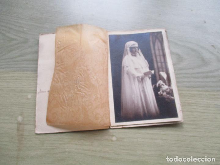 Fotografia antiga: ANTIGUA FOTO DE: NI&Ntilde;A DE COMUNI&Oacute;N- FOTO DE GARAY- BILBAO-S/F-14X10 CM. LA CARPETA CERRADA