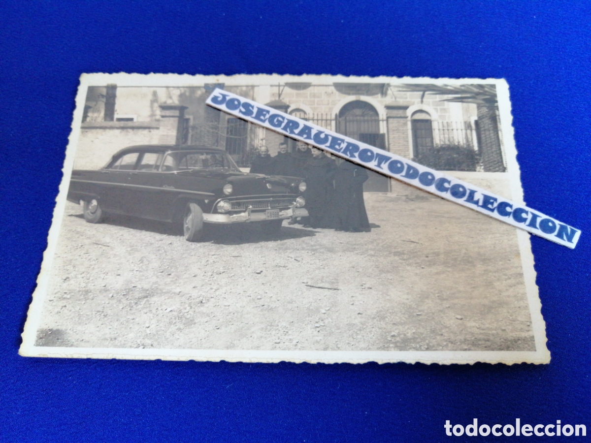 Antique Photography: LICOR CARMELITANO FABRICA COCHE ANTIGUO CON MONJES FOTOGRAF&Iacute;A ANTIGUA N&Uacute;MERO 3.