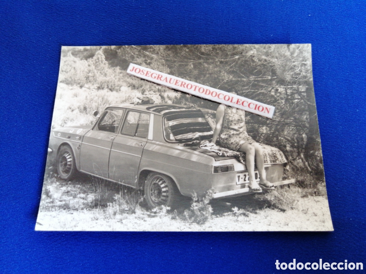 Fotografia antica: COCHE CON MODELO POSANDO FOTOGRAF&Iacute;A ANTIGUA.