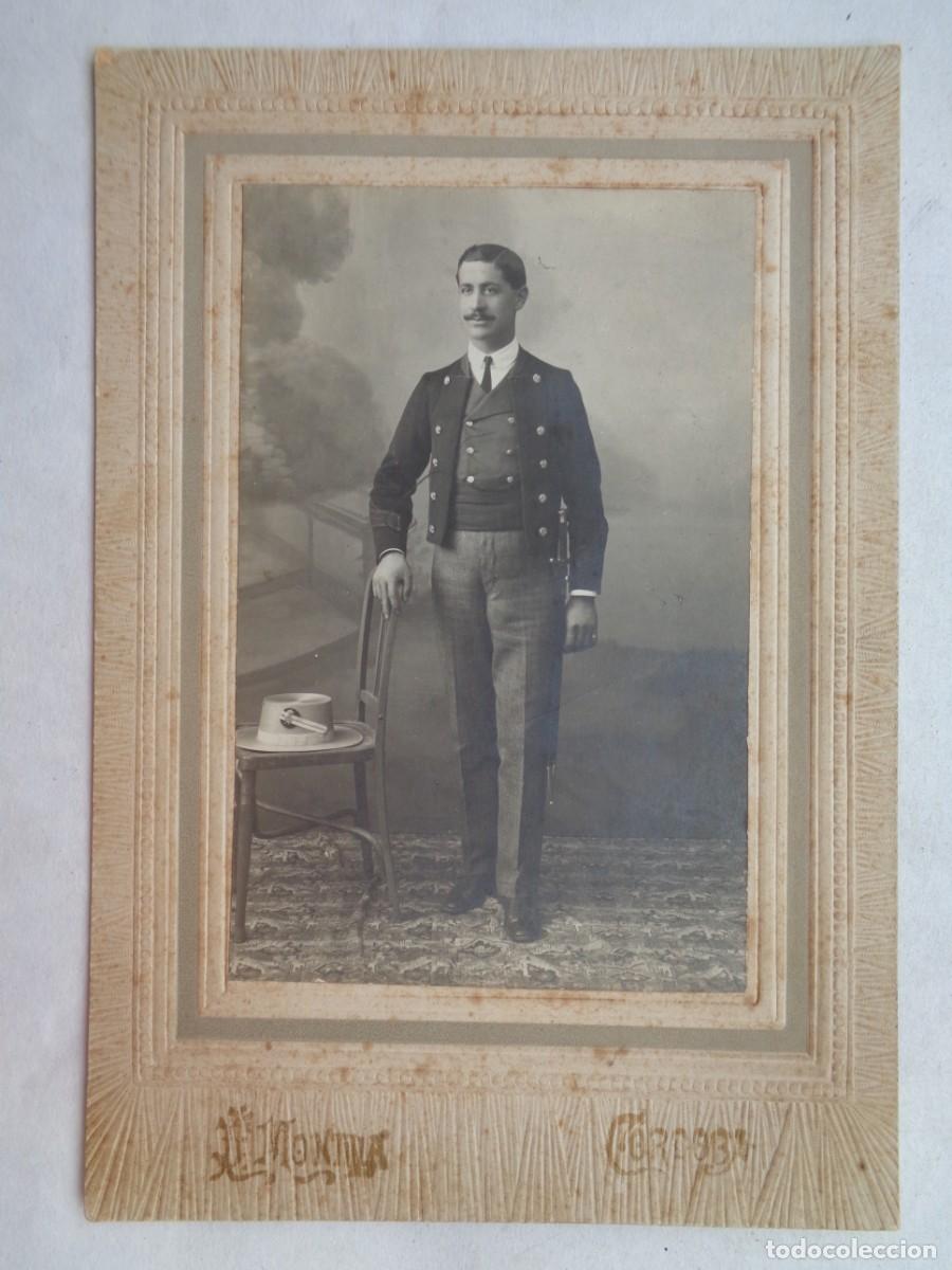 Fotografia antiga: FOTO DE ESTUDIO DE MILITAR DE CABALLERIA , REMONTA . CON ESPADIN. DE MONTILLA, CORDOBA
