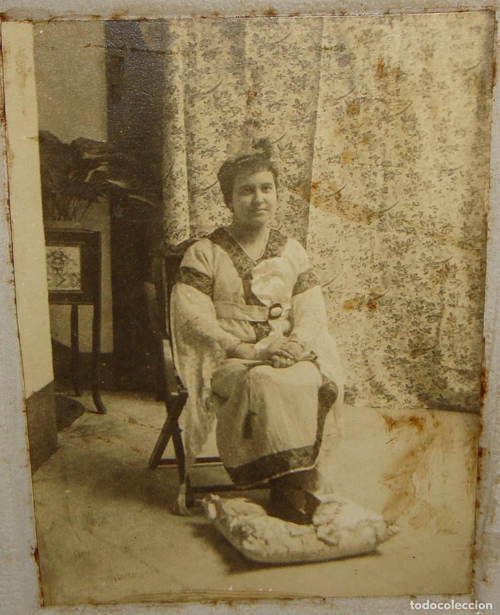 Antique Photography: Antigua Fotograf&iacute;a. Alb&uacute;mina. Fechada 1916. Filipinas. Espa&ntilde;ola vestida con Kimono. (15 cm x 12 cm)
