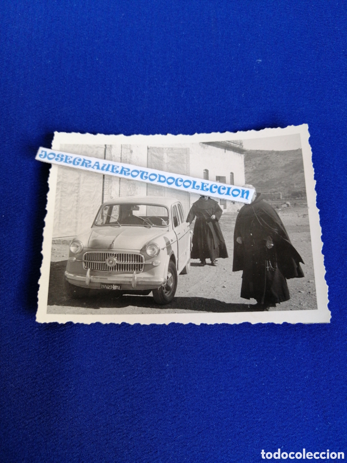 Fotografia antiga: LICOR CARMELITANO MONJES CON COCHE ANTIGUO FOTOGRAF&Iacute;A N&Uacute;MERO 5