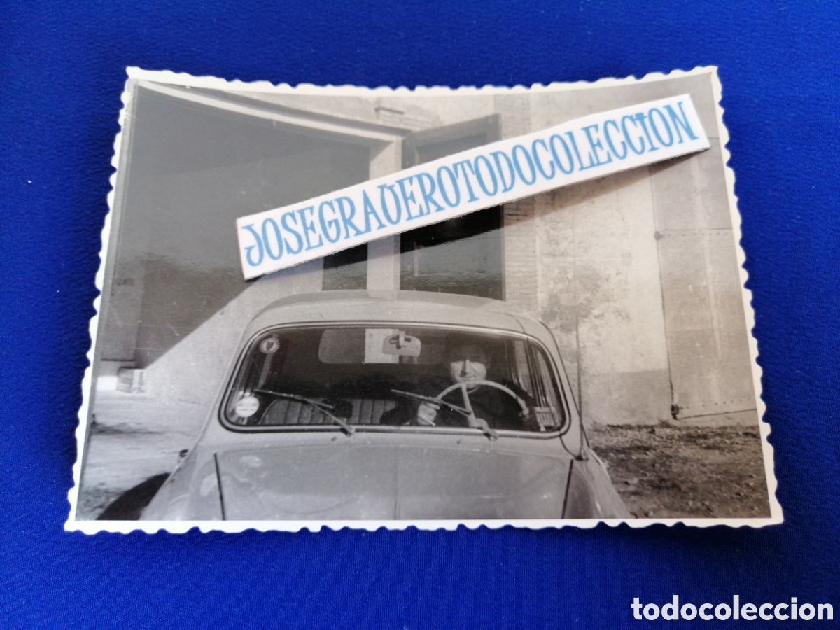 Fotografia antica: LICOR CARMELITANO MONJE CON COCHE ANTIGUO FOTOGRAF&Iacute;A N&Uacute;MERO 6