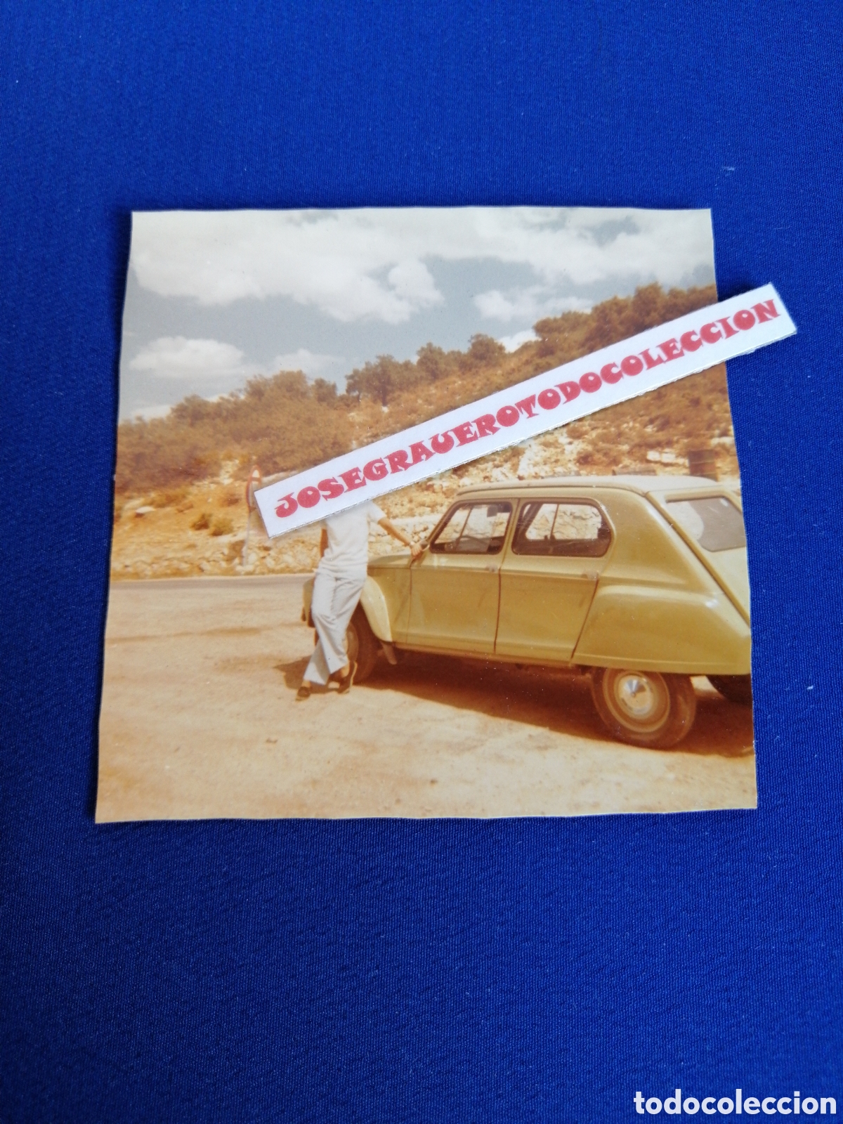 Fotograf&iacute;a antigua: coche citroen antiguo con modelo AITANA FOTOGRAF&Iacute;A