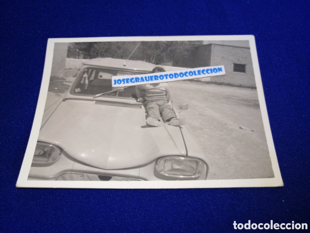 Alte Fotografie: COCHE CON NI&Ntilde;O MODELO FOTOGRAF&Iacute;A ANTIGUA