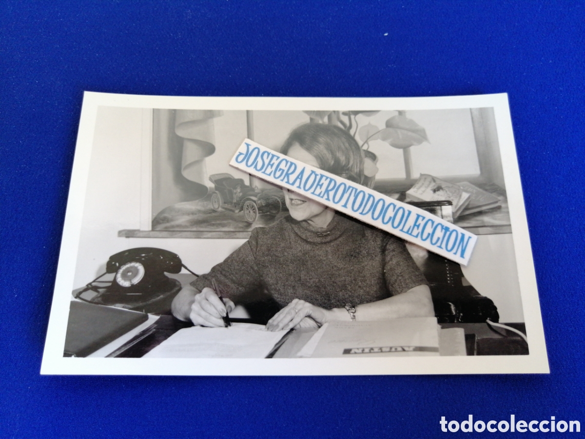 Fotografia antiga: TEL&Eacute;FONO ANTIGUO CON ADMINISTRATIVA FOTOGRAF&Iacute;A ANTIGUA