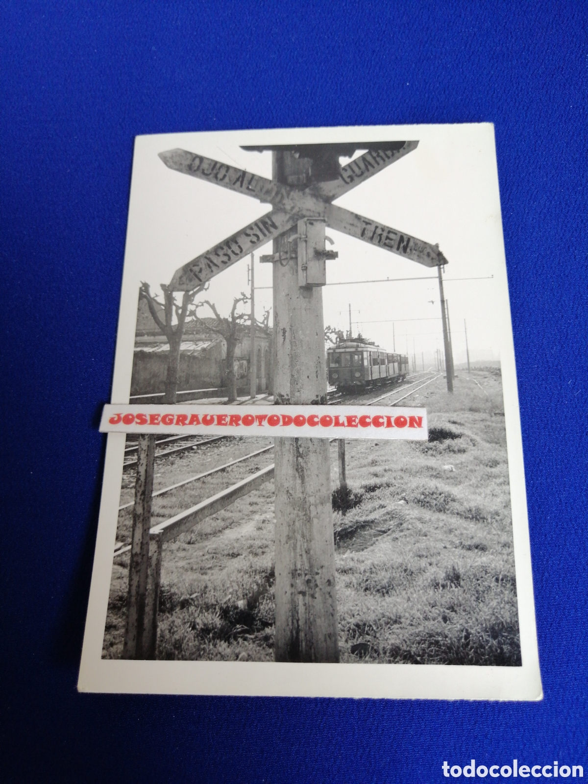 Fotograf&iacute;a antigua: TREN SE&Ntilde;AL OJO AL TREN PASO SIN GUARDA FOTOGRAF&Iacute;A ANTIGUA