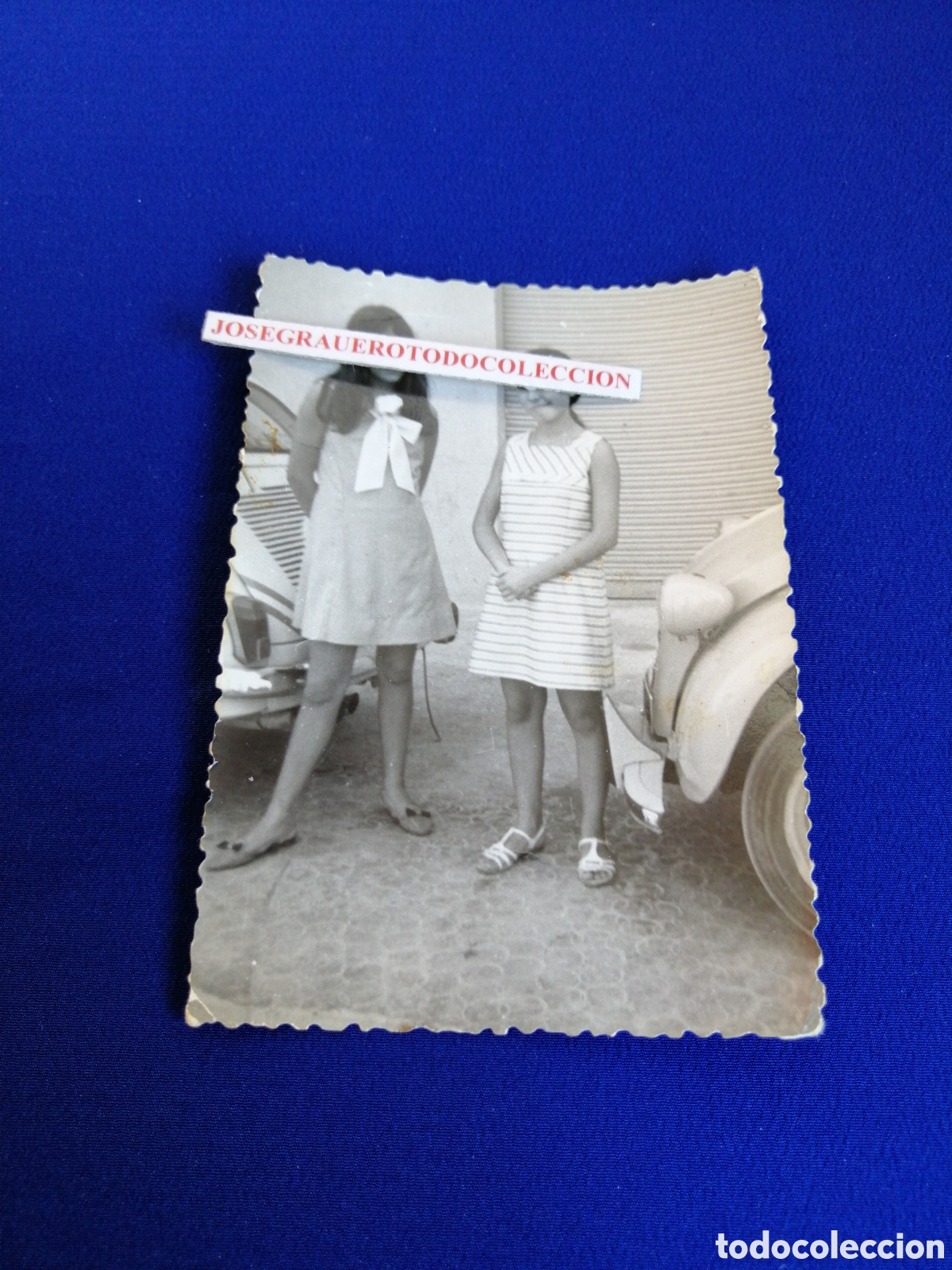 Antique Photography: NI&Ntilde;AS MODELOS CON LAZO JUNTO A COCHES