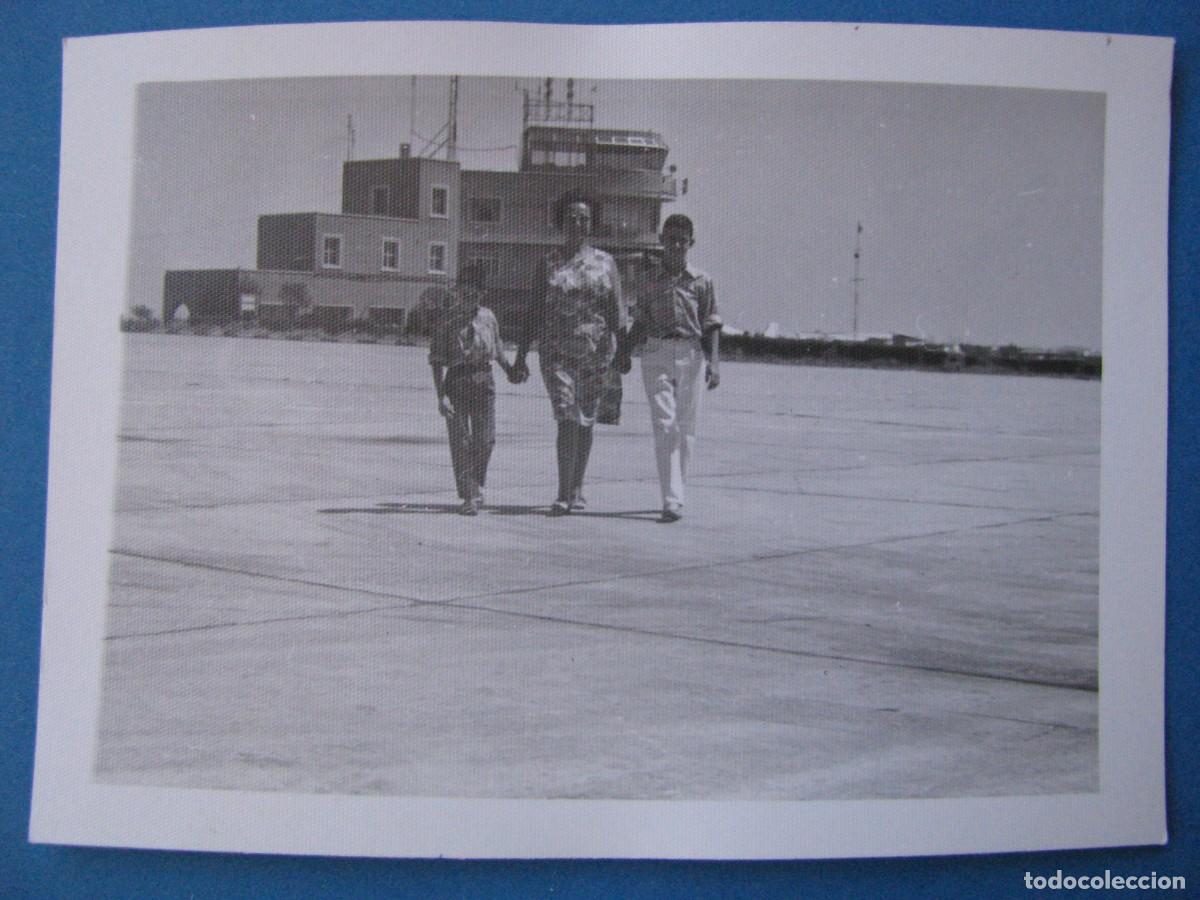 Fotograf&iacute;a antigua: FOTO EN LA BASE AEREA DE GETAFE. AGOSTO 1967. 10X7,5 CM.