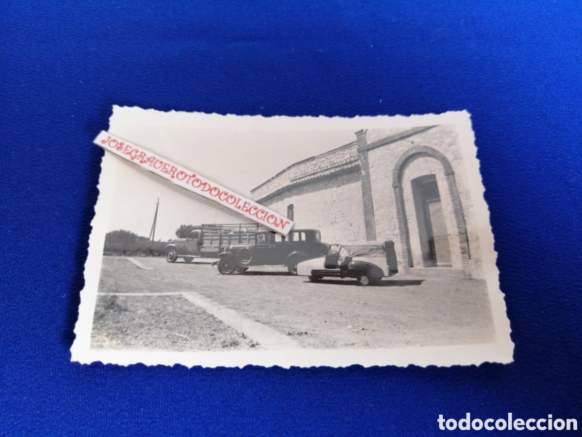 Fotografia antica: LICOR CARMELITANO FABRICA CAMIONES DE REPARTO (11 DICIEMBRE 1949) NUMERO 15