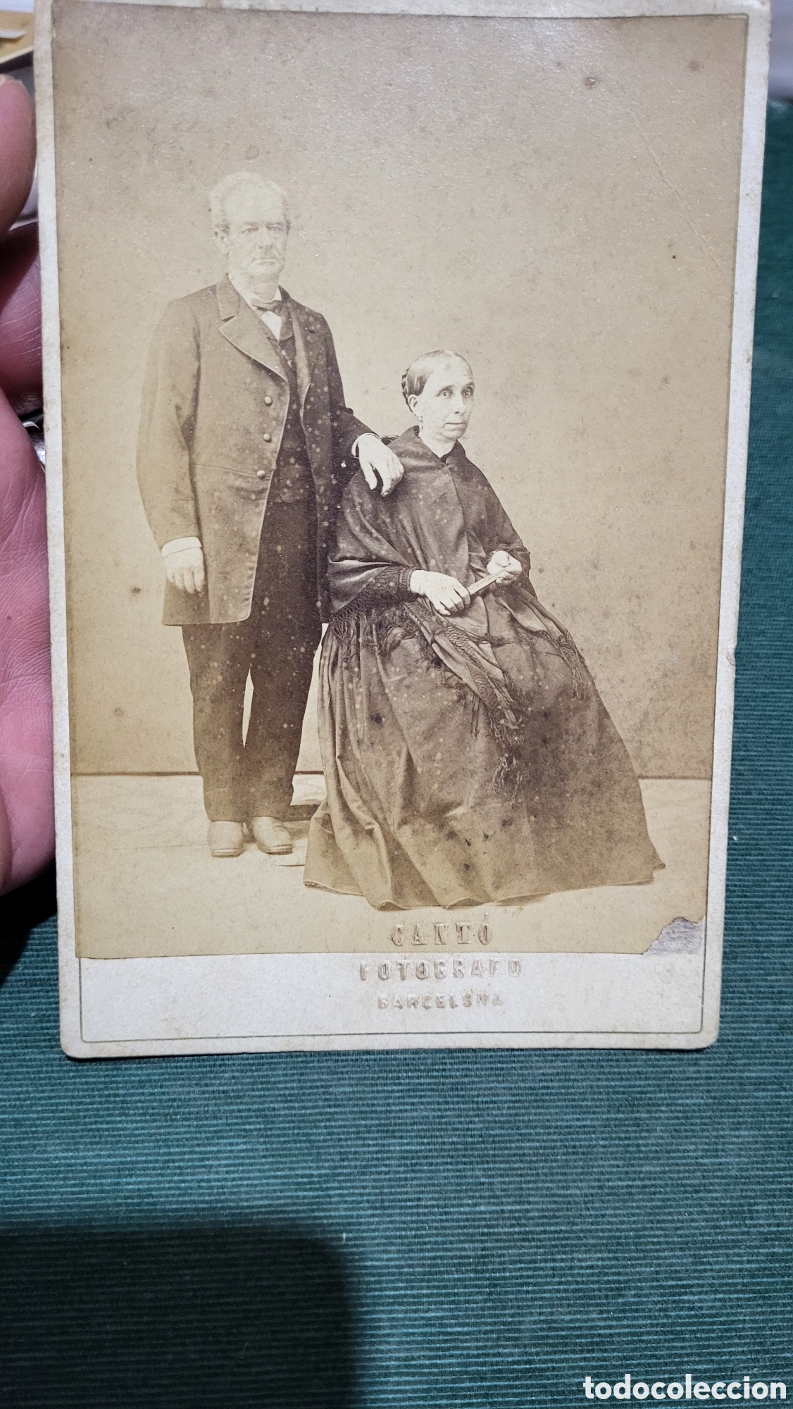 Antique Photography: Fotograf&iacute;a antigua alb&uacute;mina retrato un Se&ntilde;or y una Se&ntilde;ora
