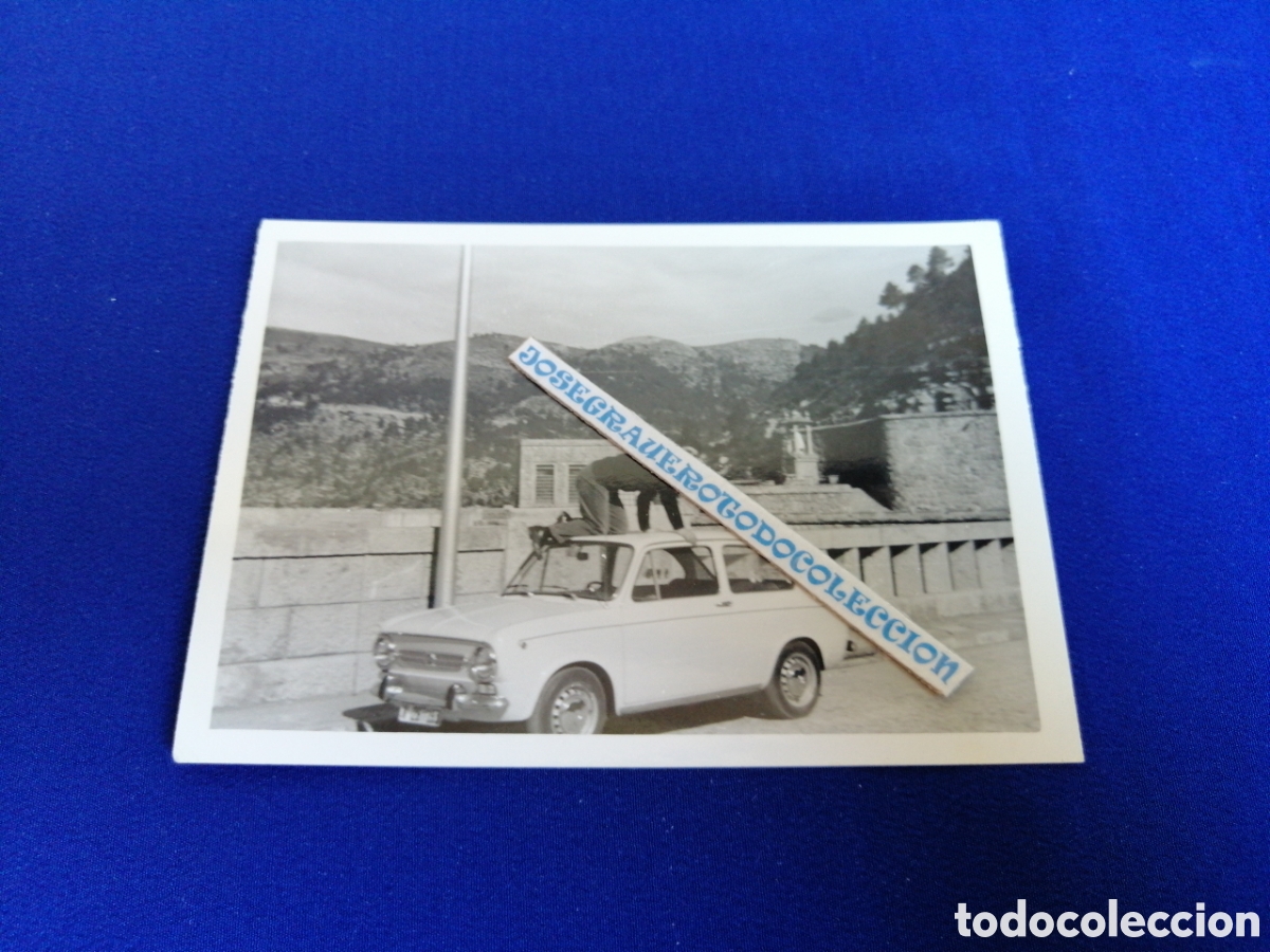 Fotograf&iacute;a antigua: FIAT 850 CON MODELO FOTOGRAF&Iacute;A ANTIGUA