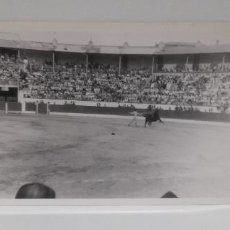Fotografía antigua: FOTOGRAFIA TARDE DE TOROS EN HUESCA . CORRIDA DE TOROS - FAENA . ORIGINAL AGOSTO AÑO 1973