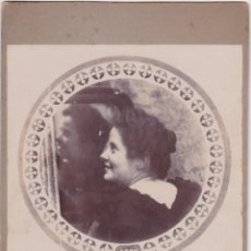 Fotografía antigua: ANTIGUA FOTOGRAFIA DEL AÑO 1897, SEÑORA - SOBRE CARTON DURO - (16X12,5)