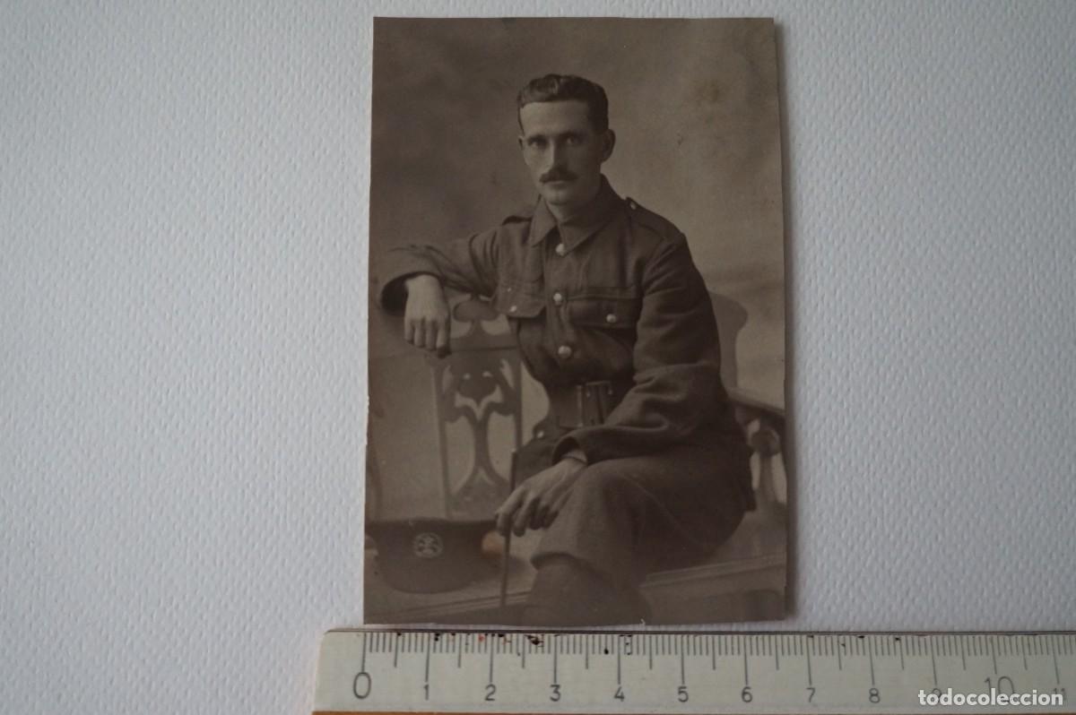 Fotografia antica: Fotograf&iacute;a antigua en blanco y negro. Retrato de militar ingl&eacute;s.