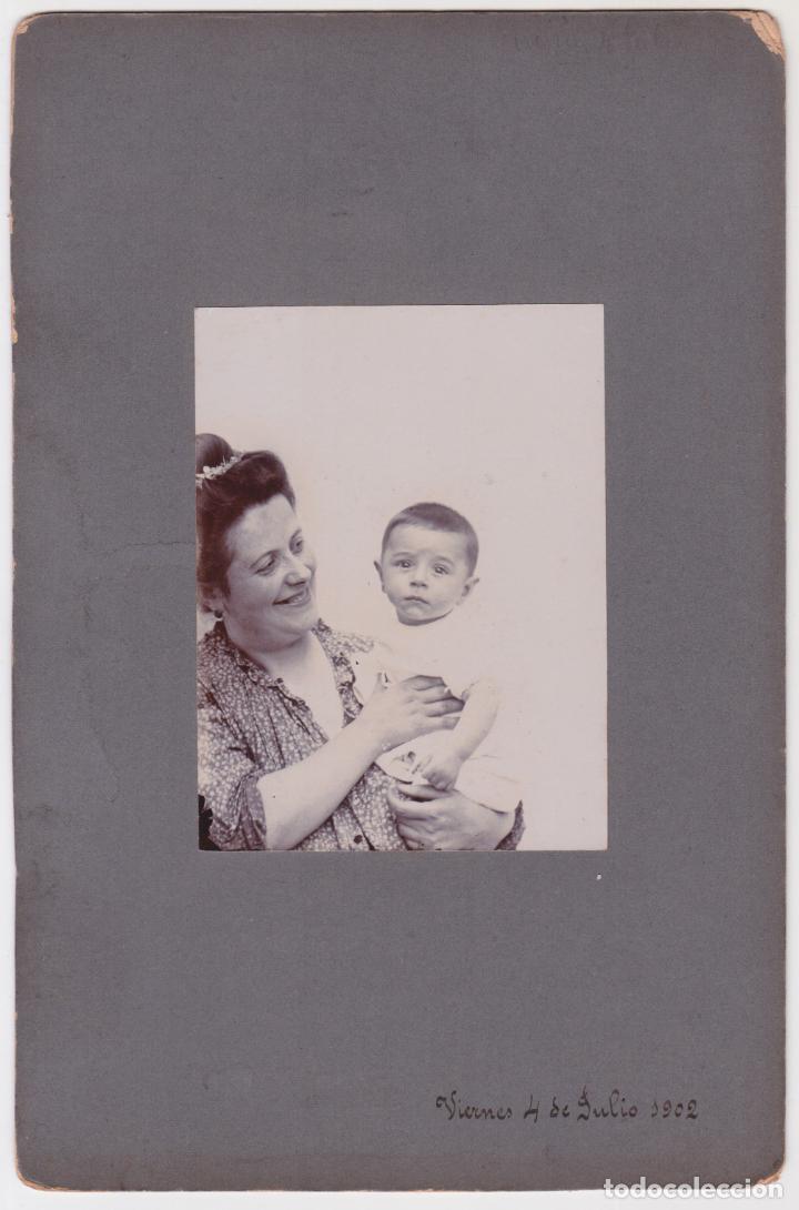 Fotograf&iacute;a antigua: ANTIGUA FOTOGRAFIA ORIGINAL, SE&Ntilde;ORA CON NI&Ntilde;O - SOBRE CARTON DURO - (25X16,5) - JULIO 1902