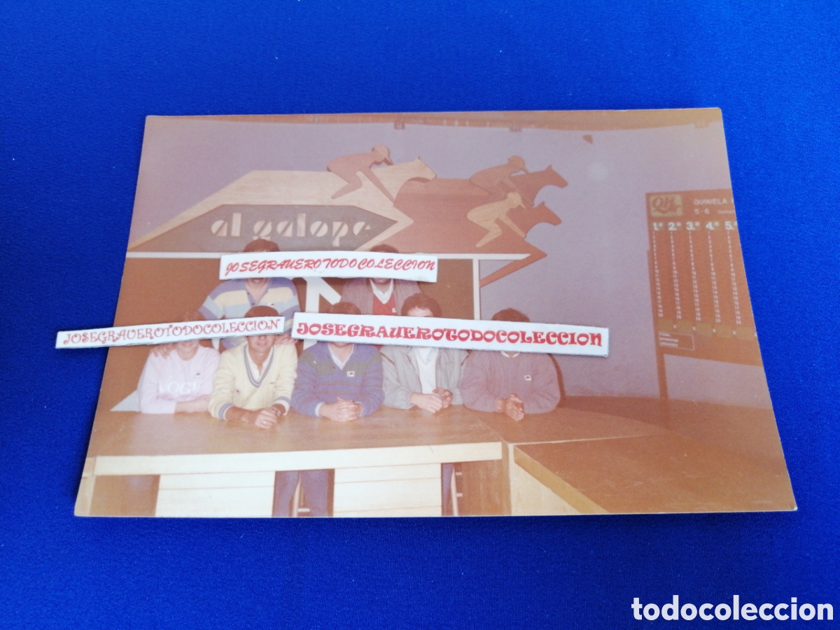 Fotograf&iacute;a antigua: PROGRAMA TELEVISION ESPA&Ntilde;OLA PLATO CON MODELOS A&Ntilde;O 1984 FOTOGRAF&Iacute;A