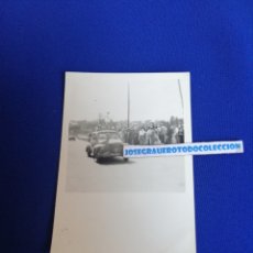 Fotografía antigua: TOUR DE FRANCIA 1957 FOTOGRAFÍA ANTIGUA NÚMERO 3