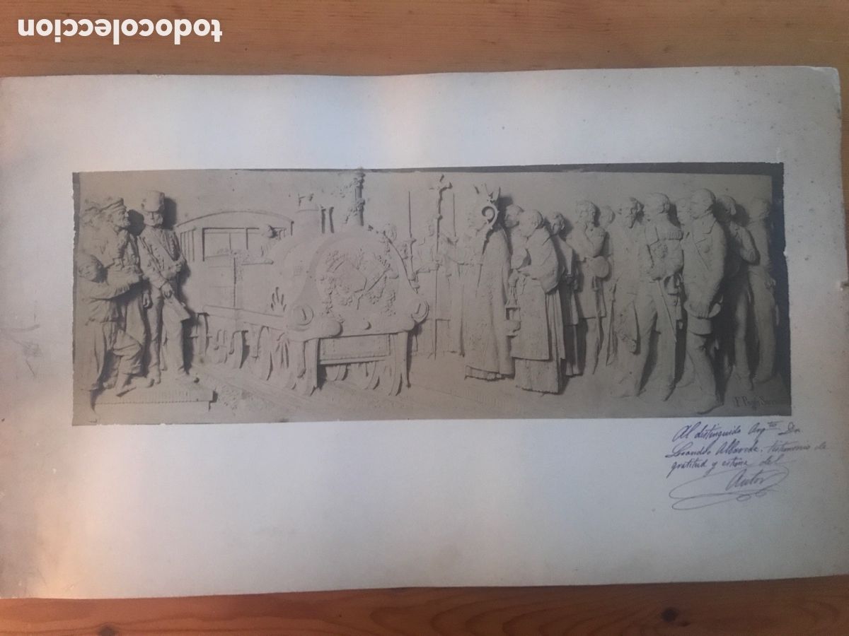 Fotografia antiga: Fotocromo original dedicado del autor F. Pag&eacute;s Serratosa, escultor a Leandre Albareda arquitecto.