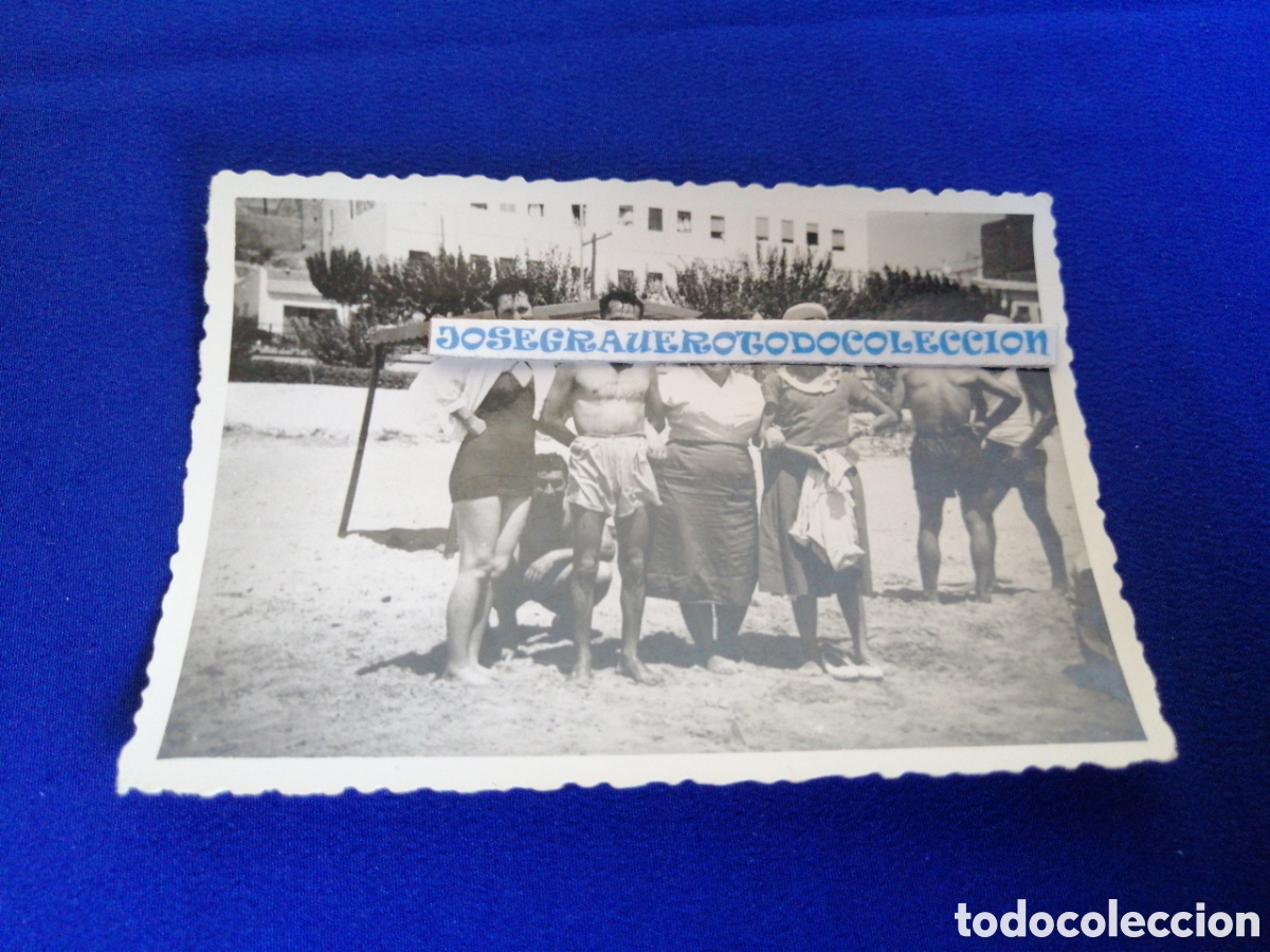Alte Fotografie: PLAYA CON MODELOS EN BA&Ntilde;ADOR FOTOGRAF&Iacute;A ANTIGUA CON SELLO FOTOGRAFICO