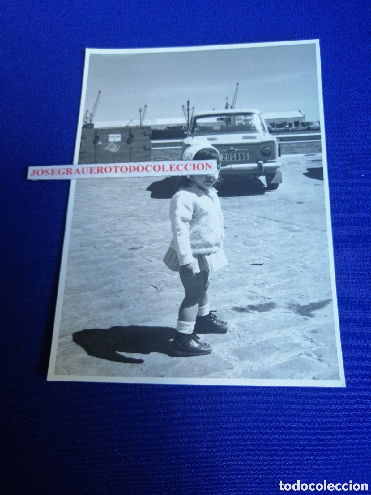 Alte Fotografie: SIMCA 1000 CON NI&Ntilde;O MODELO PUERTO DE VALENCIA FOTOGRAF&Iacute;A ANTIGUA