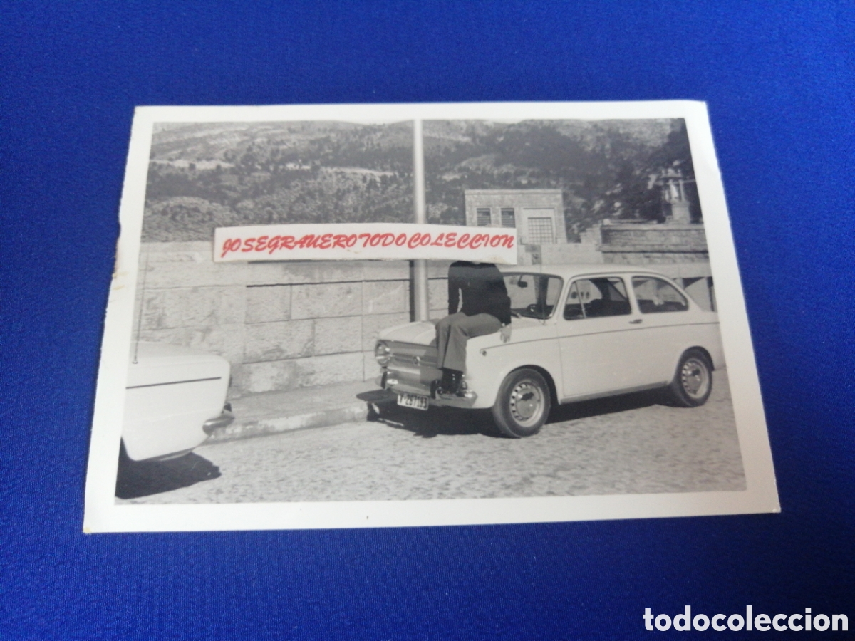 Fotografia antica: COCHE CON MODELO FOTOGRAF&Iacute;A ANTIGUA