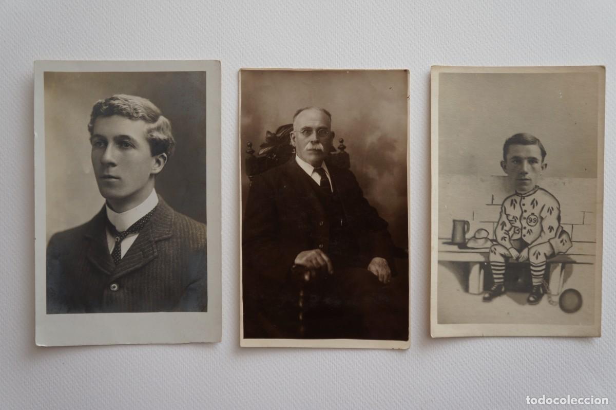 Fotografia antica: Lote de 3 fotograf&iacute;as antiguas en blanco y negro. Retratos de hombres. Formato postal.
