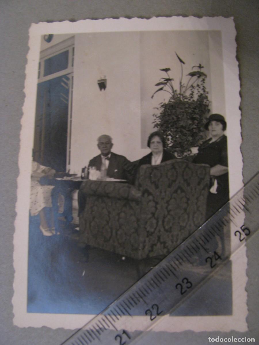 Fotografia antica: FOTO DE CADIZ. HALL DEL HOTEL PLAYA. 13 AGOSTO 1933. 8,5X6 CM.