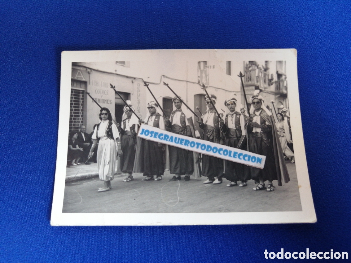 Fotografia antica: MOROS Y CRISTIANOS CAPIT&Aacute;NA MORA CON HOMBRES FOTOGRAF&Iacute;A ANTIGUA