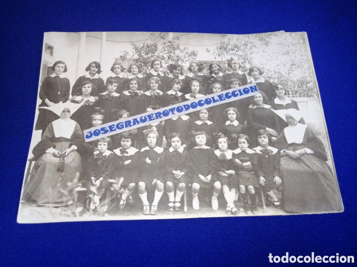 Fotografia antiga: COLEGIO NI&Ntilde;AS CON MOJAS POSANDO FOTOGRAF&Iacute;A ANTIGUA
