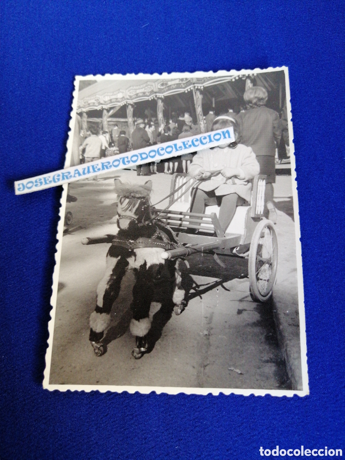 Fotografia antica: FERIA PARQUE DE ATRACCIONES NI&Ntilde;A CON CARRITO FOTOGRAF&Iacute;A ANTIGUA