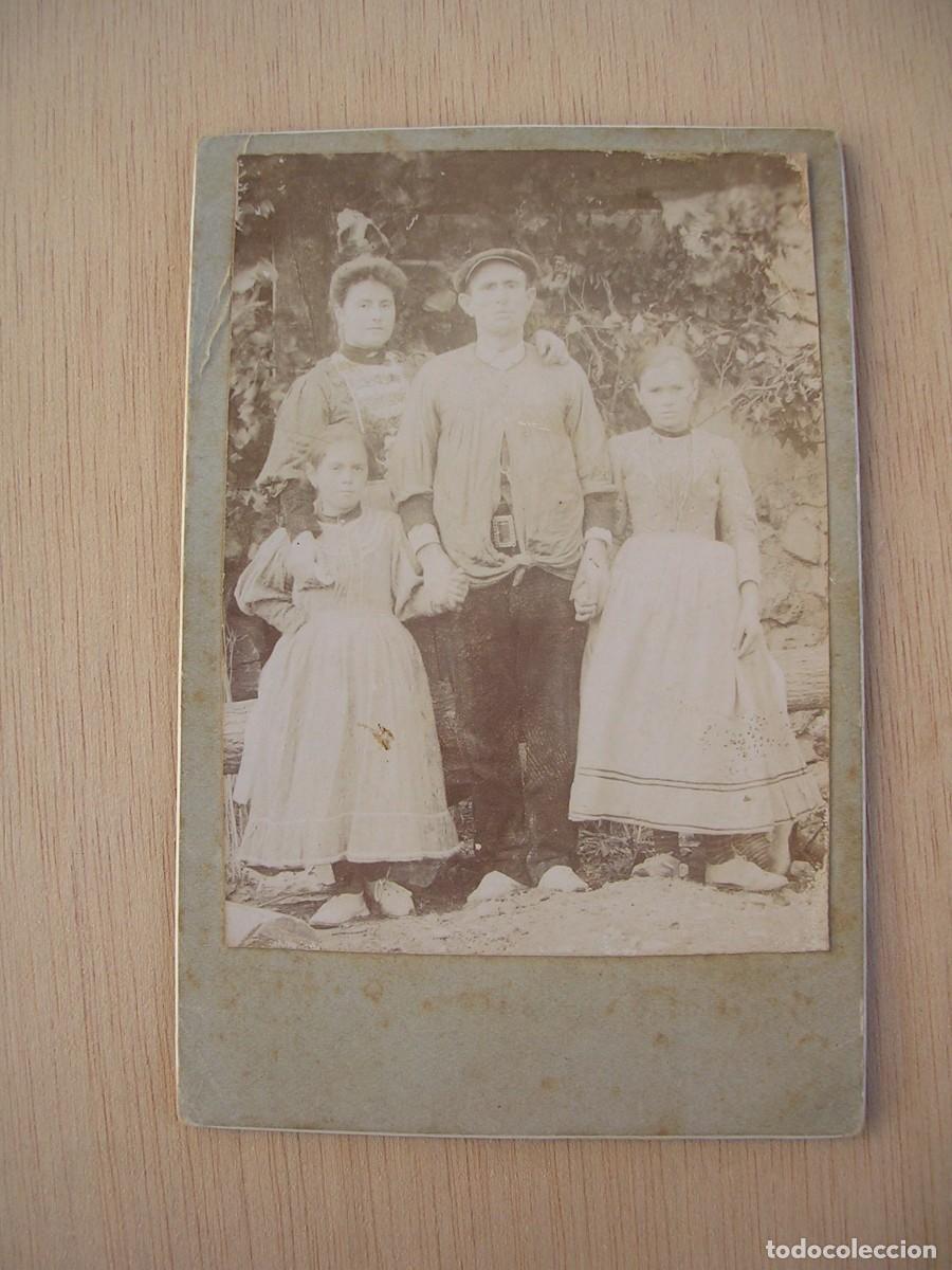 Antique Photography: FOTO FOTOGRAFIA ANTIGUA, CAMPESINO Y FAMILIA, INDUMENTARIA, ALBUMINA