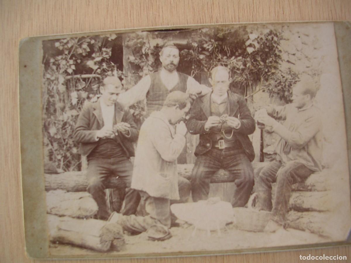 Antique Photography: FOTO FOTOGRAFIA ANTIGUA, GRUPO DE AMIGOS COMIENDO UVA, ALBUMINA