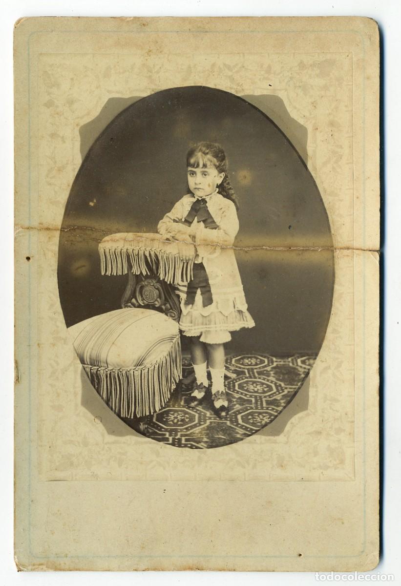 Fotografia antica: ANTIGUA FOTO ORIGINAL DE ESTUDIO NI&Ntilde;A 5 A&Ntilde;OS CON MARCO FOTOGRAFIA J. COVE&Ntilde;AS CHICLANA 11 X 8,5 CM