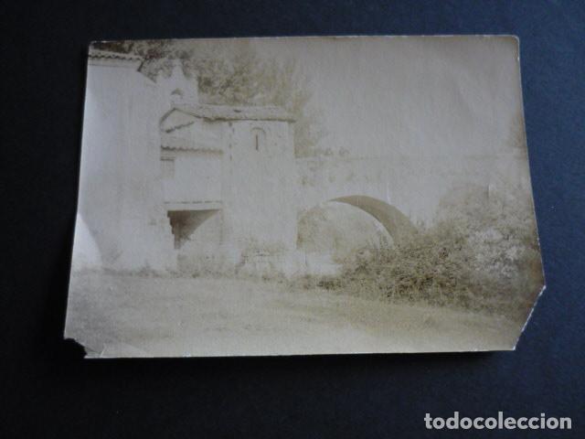 Fotografia antiga: PUENTE SAN MIGUEL CANTABRIA ERMITA Y PUENTE ANTIGUA ALBUMINA 11 X 8 CM