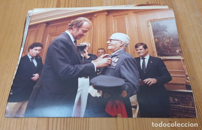 Fotograf&iacute;a antigua: LOTE DE 7 FOTOGRAFIAS DEL REY DON JUAN CARLOS I CON PILOTOS Y GENERALES, A&Ntilde;OS 80