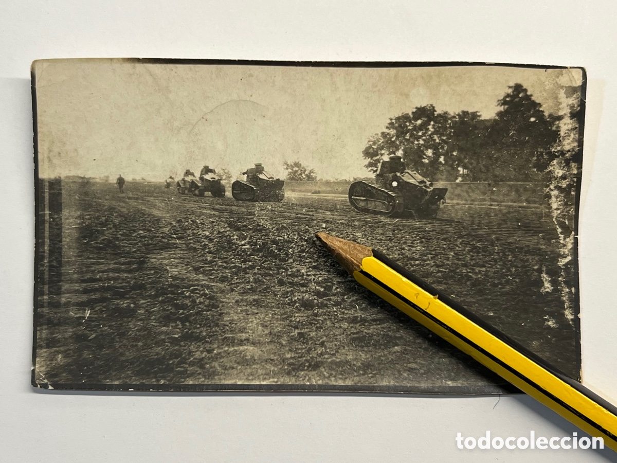 Fotografia antiga: MAGYARKANISZA. Primera Guerra Mundial. Tanques, Carros franceses en movimiento (h.1915?)