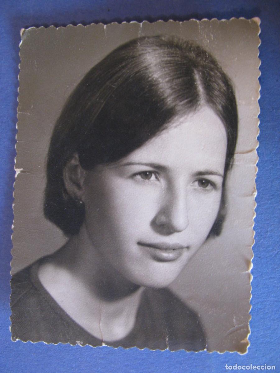 Fotografia antica: ANTIGUA FOTO DE UNA MUJER. FOTO QUESADA, MALAGA. 8,5X6,5 CM.