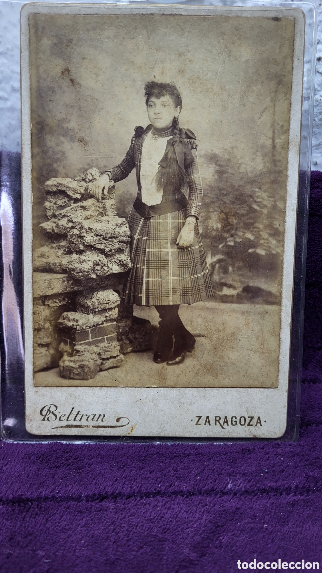 Fotografia antica: Fotograf&iacute;a antigua alb&uacute;mina retrato de una Ni&ntilde;a