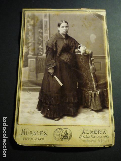 Fotografia antiga: ALMERIA MORALES FOTOGRAFO RETRATO MUJER ANTIGUA FOTOGRAFIA 10,5 X 16 CMTS