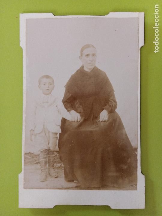 Fotograf&iacute;a antigua: ANTIGUA FOTOGRAF&Iacute;A. SE&Ntilde;ORA CON NI&Ntilde;O.