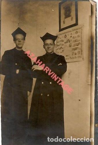 Fotografia antiga: A&Ntilde;OS 20, ALBUMINA DE DOS SACERDOTES, 44X68MM
