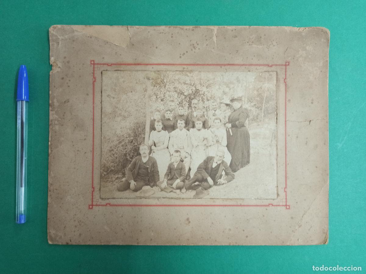 Antique Photography: Antigua fotografia quizas familiar, a identificar. Siglo XIX o principio XX.