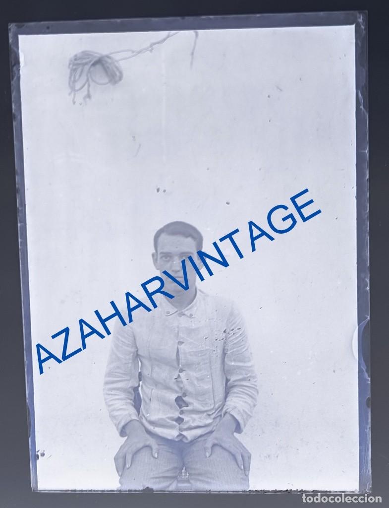 Fotografia antica: ANTIQUISIMO CLICHE ORIGINAL,CRISTAL, RETRATO FAMILIAR, ESCENA COTUMBRISTA, 90X65MM