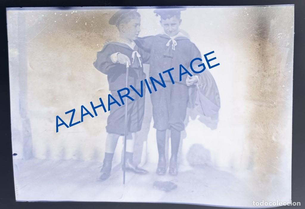 Fotografia antiga: ANTIQUISIMO CLICHE ORIGINAL, CELULOIDE, NI&Ntilde;OS, ESCENA COSTUMBRISTA, 90X120MM