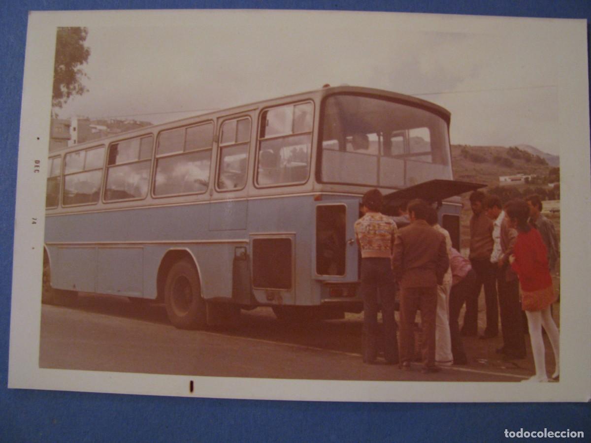 Antique Photography: FOTOGRAF&Iacute;A SIN LOCALIZAR EL LUGAR. AUTOBUS. 13X9 CM.