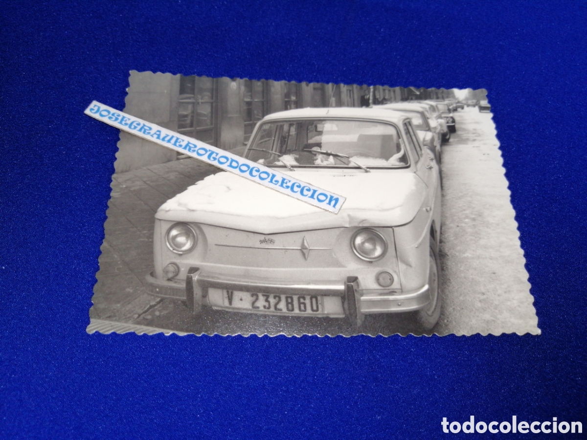 Fotografia antica: RENAULT 8 MATR&Iacute;CULA DE VALENCIA FOTOGRAF&Iacute;A ANTIGUA