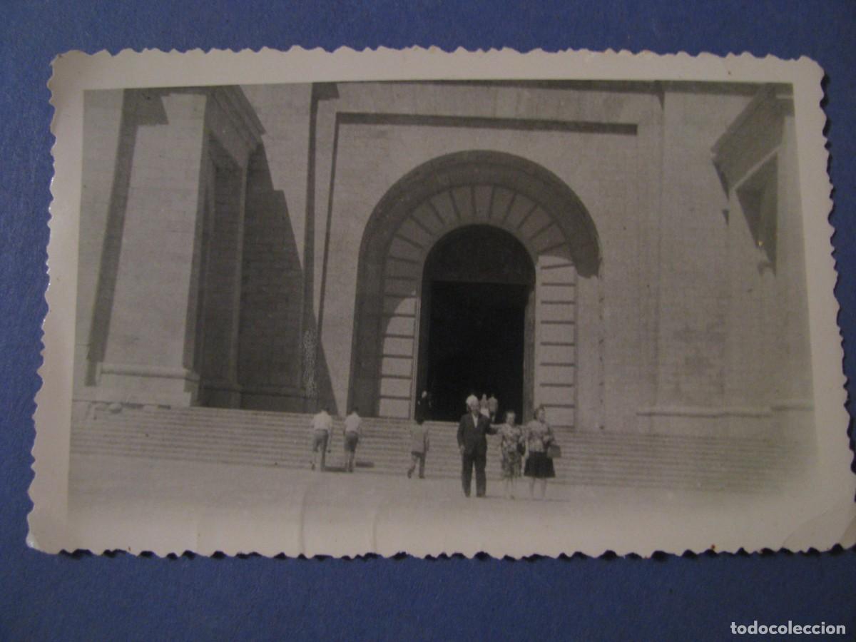 Fotografia antiga: FOTO EN LA VALLE DE LOS CA&Iacute;DOS. 10X6,5 CM.